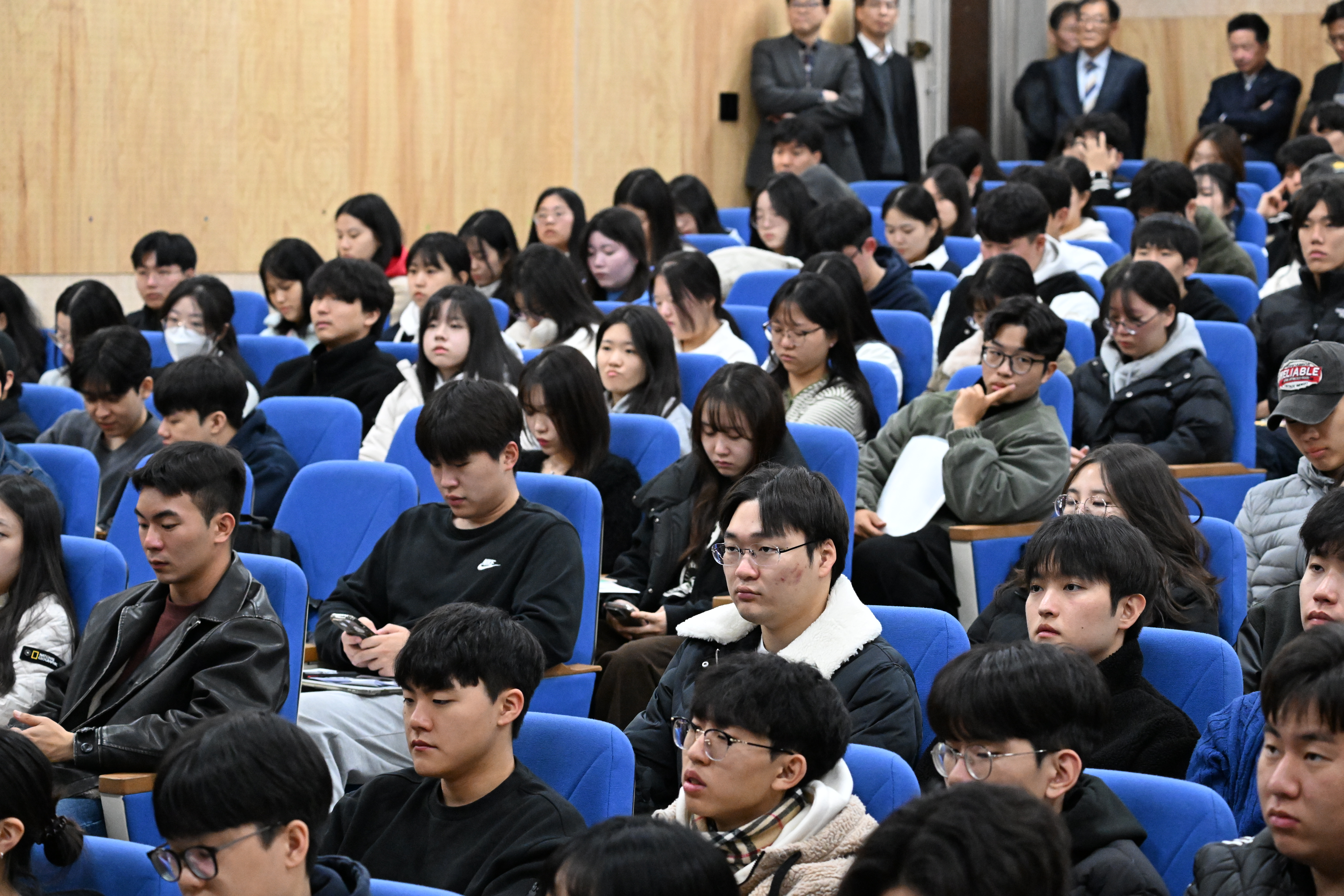 김태흠 도지사는 19일 충남대학교 농업생명과학대학 1호관 제1강당에서 충남이 이끄는 미래, 농업, 농촌의 힘쎈 도전이라는 주제로 특강을 가졌다. 관련사진 7