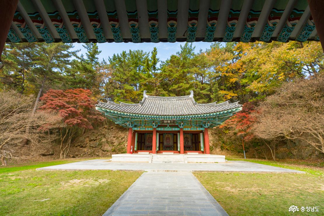 삼충사